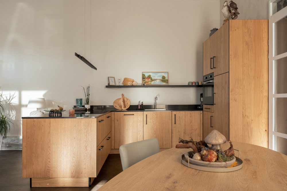 Prachtige houten keuken in Langweer